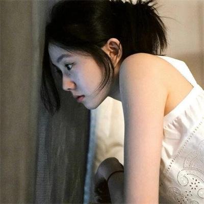 亚曼达厌世系海报